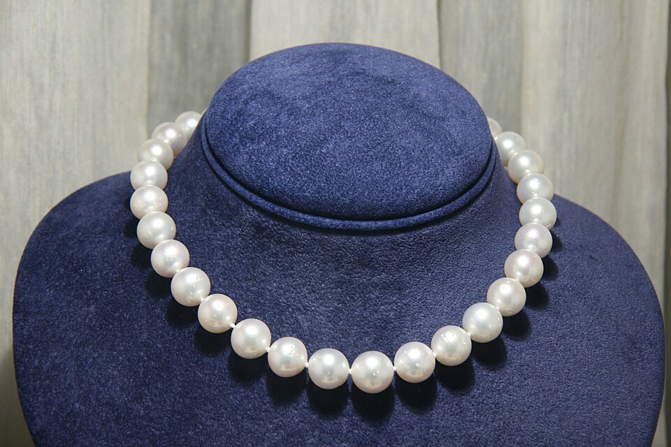 Pearl Choker Classic