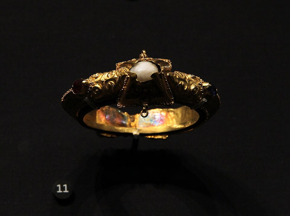 Seljuk Pearl Bracelet